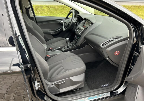 Ford Focus cena 38900 przebieg: 147000, rok produkcji 2015 z Wałbrzych małe 742